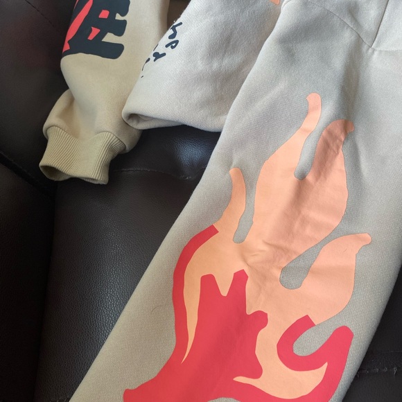 Graphic Hoodie with Peace Design pacsun - Picture 8 of 11